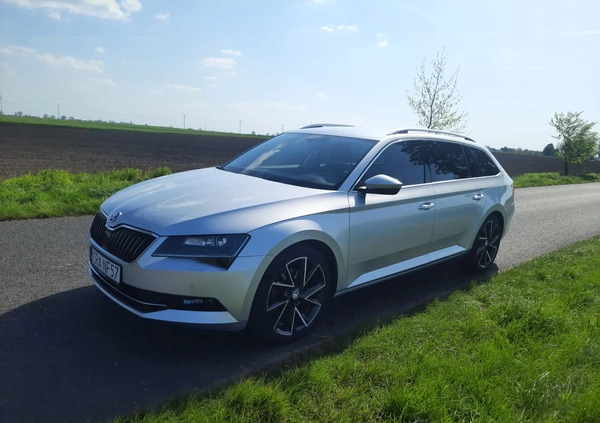 Skoda Superb cena 50900 przebieg: 299500, rok produkcji 2016 z Korfantów małe 154